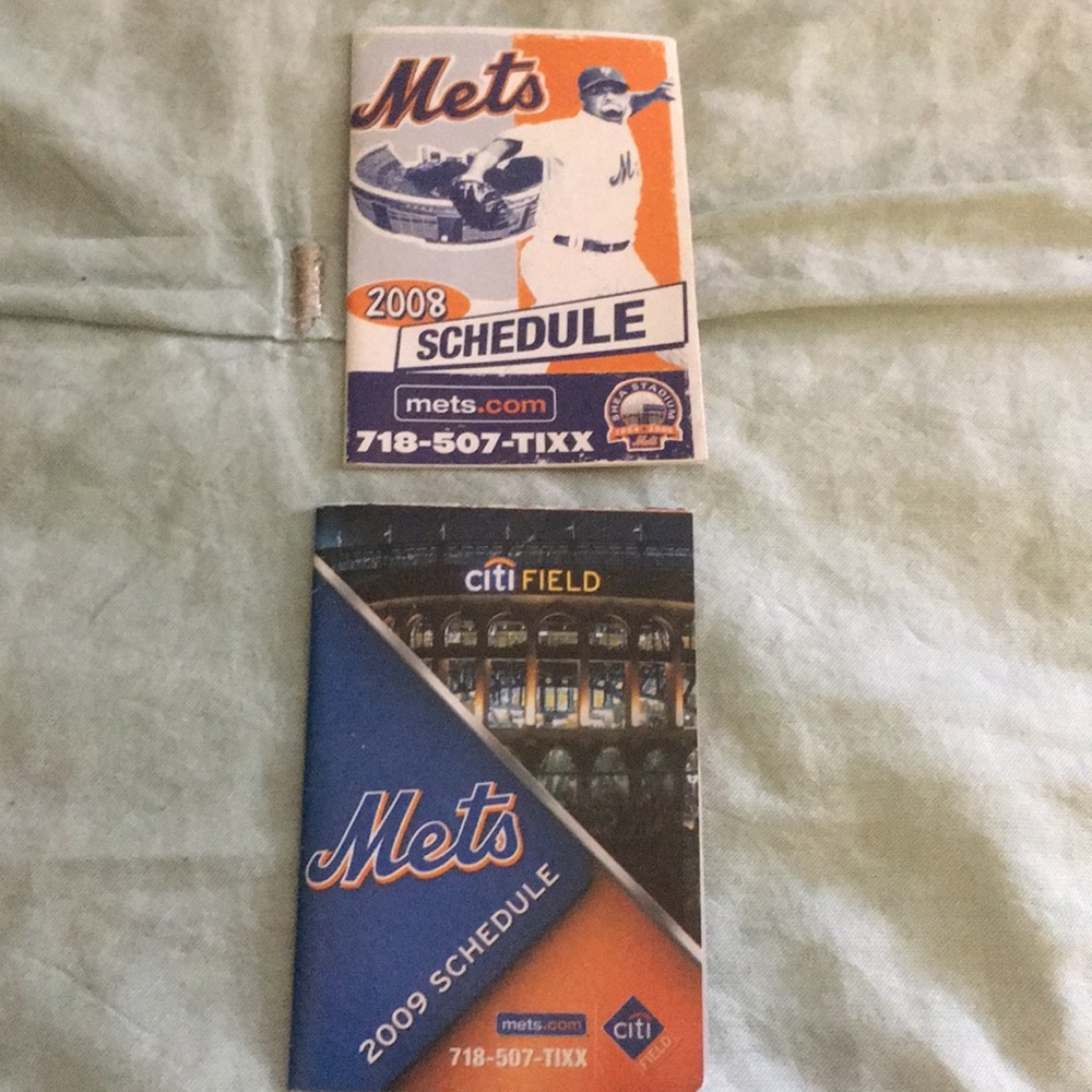 Collectible NY Mets 2008-09 schedules pocket sz
